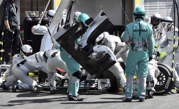 2014-08-24t160314z_1782245548_gm1ea8p000r01_rtrmadp_3_motor-racing-prix_reuters