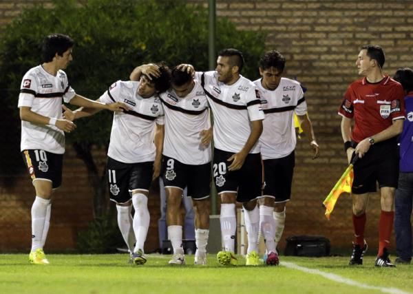 2014-08-21t005848z_2050130957_gm1ea8l0ol801_rtrmadp_3_soccer-sudamericana_reuters