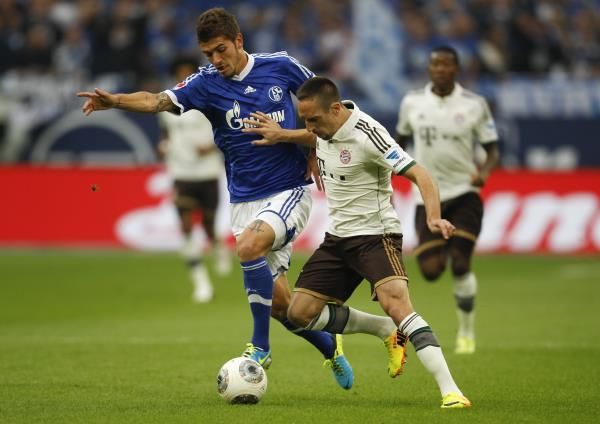 2013-09-21t165144z_774565335_bm2e99l1gbr01_rtrmadp_3_soccer-germany_reuters