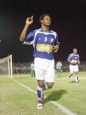 كليتشي سجل وقاد الهلال للفوز