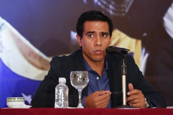 2013-12-02t174230z_1994498510_gm1e9c304np01_rtrmadp_3_soccer-venezuela-manager_reuters