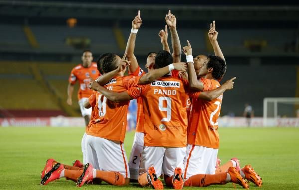2014-08-22t011837z_1631537880_gm1ea8m0poa01_rtrmadp_3_soccer-sudamericana_reuters