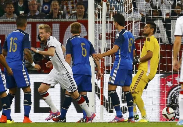 2014-09-03t200640z_1425949139_lr1ea931jutsv_rtrmadp_3_soccer-europe-friendly_reuters