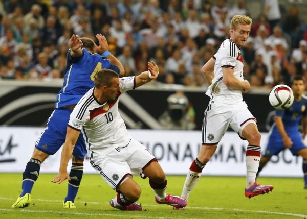 2014-09-03t193942z_1892503848_lr1ea931ilvrl_rtrmadp_3_soccer-europe-friendly_reuters