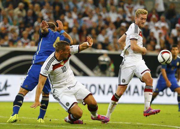 2014-09-03t193942z_1892503848_lr1ea931ilvrl_rtrmadp_3_soccer-europe-friendly_reuters