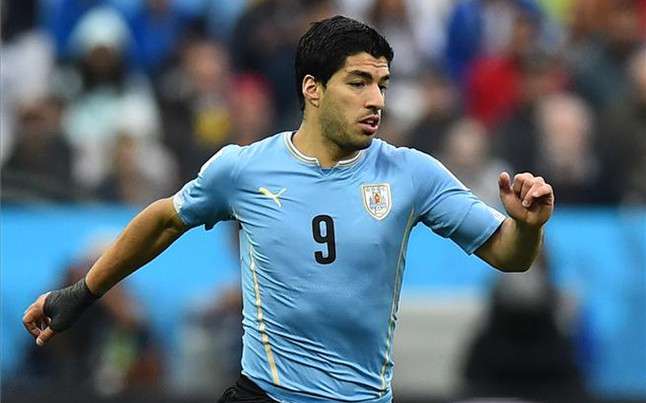 سواريز يقود منتخب اوروجواي أمام السعودية وعُمان