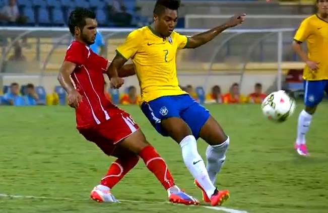 جانب من لقاء المنتخبين الفلسطيني والبرازيلي