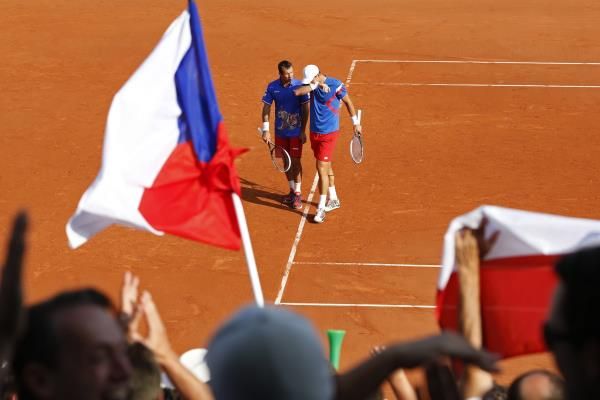 2014-09-13t171203z_1697093687_gm1ea9e030o01_rtrmadp_3_tennis-davis-france_reuters