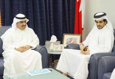 الشيخ فواز بن محمد مع الشيخ عبد الله بن خالد آل خليفة 