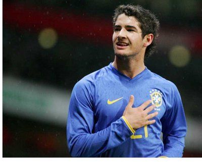 الـبـرازيـلـي ألكـسـنـدر بـاتـــو