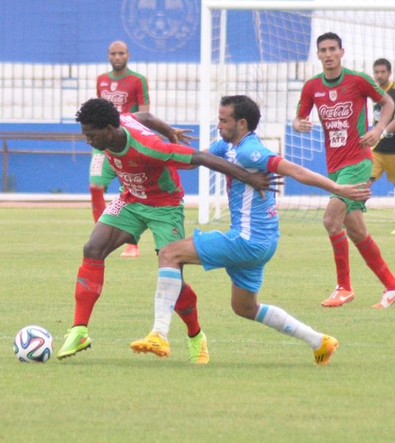 لقطة من مباراة الاتحاد المنستيري و الملعب التونسي