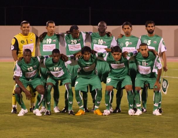 فريق النهضة العُماني  قبل اللقاء وبعدسة كووورة 