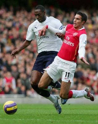 ليدلي كينج  صاحب القميص الأبيض