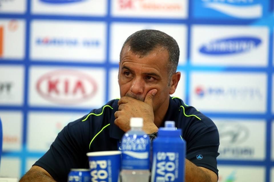 جمال أبو عابد.. مدرب الأردن يواجه صعوبات جمة 