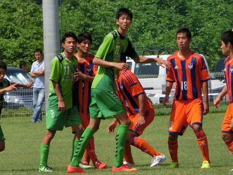 ماكيتو هاتاناكا في إحدى مباريات دوري الشباب