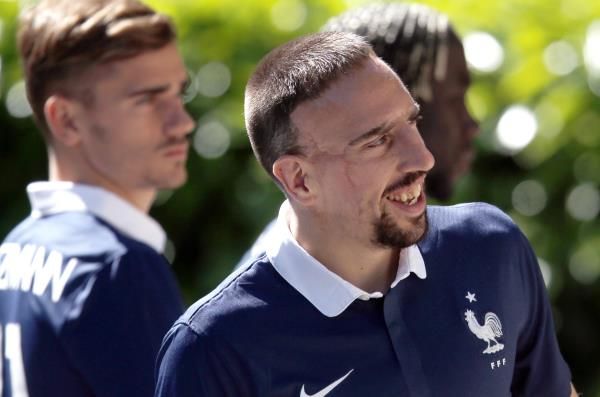2014-06-06t100701z_1877637899_gm1ea661e6s01_rtrmadp_3_soccer-world-france_reuters