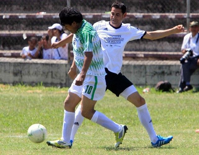 موراليس خلال اللقاء الودي