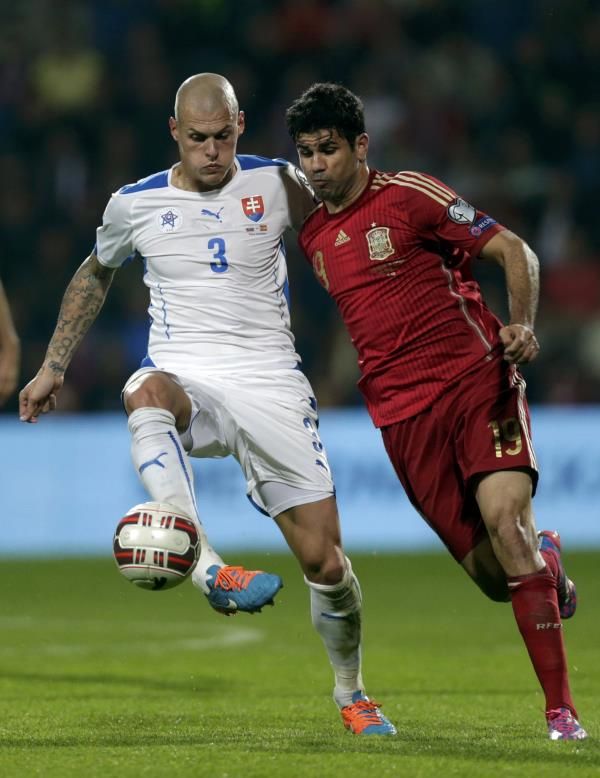 2014-10-09t200354z_167145786_lr1eaa91jq7fq_rtrmadp_3_soccer-euro_reuters