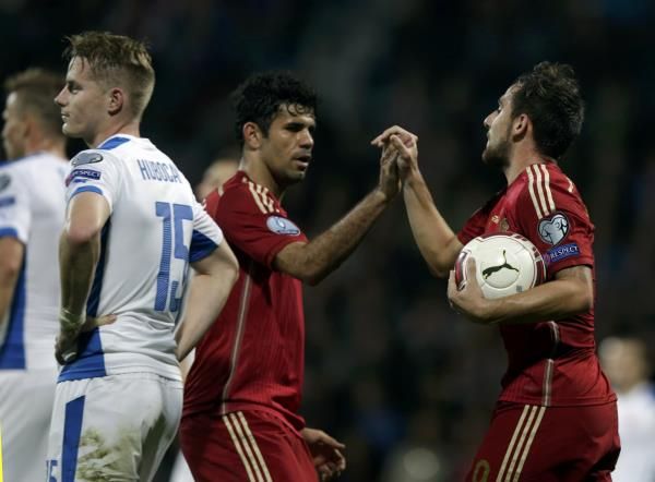 2014-10-09t205957z_1339307787_lr1eaa91mbmh4_rtrmadp_3_soccer-euro_reuters