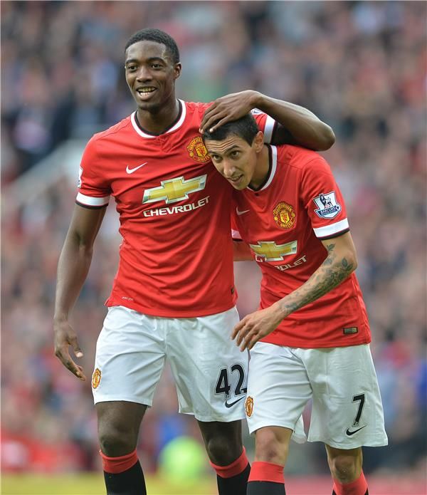  تايلر بلاكيت (يسار) مع دي ماريا