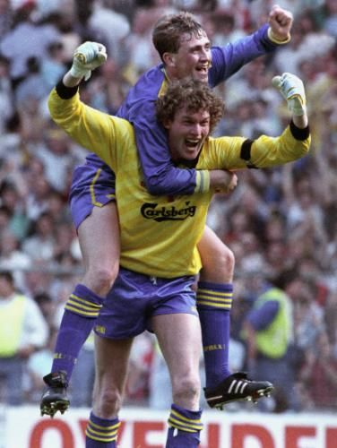 2010-09-30t001357z_01_lonx100_rtridsp_3_soccer-wimbledon_reuters