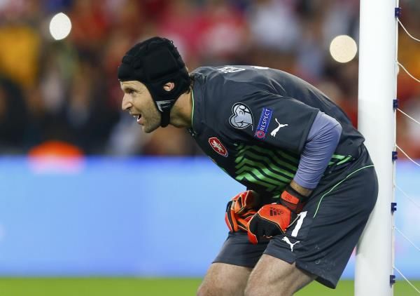 2014-10-10t193919z_1159272762_lr1eaaa1il8pp_rtrmadp_3_soccer-euro_reuters