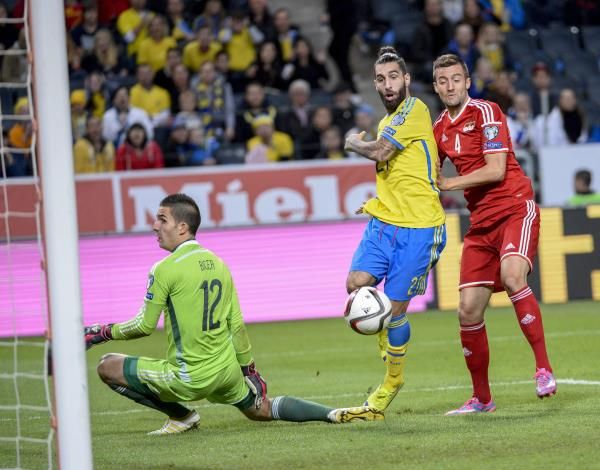 2014-10-12t202117z_169702781_gm1eaad0bzy01_rtrmadp_3_soccer-euro_reuters