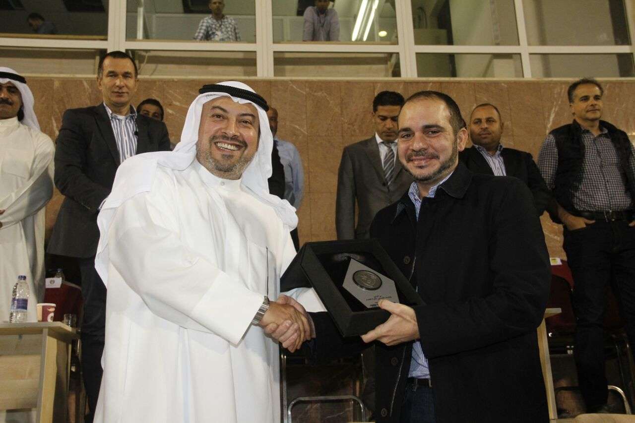 الأمير علي والشيخ طلال 