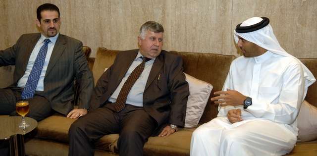 علي بن خليفة خلال لقائه مع رئيس الاتحاد العراقي