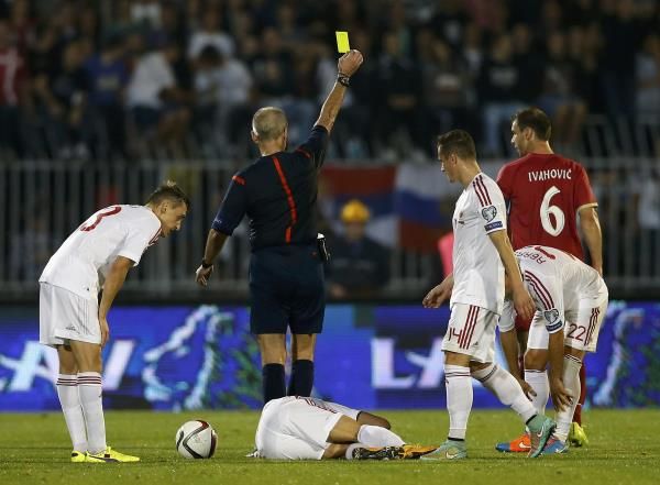 2014-10-14t204720z_286186945_lr1eaae1lqllq_rtrmadp_3_soccer-euro-serbia-brawl_reuters