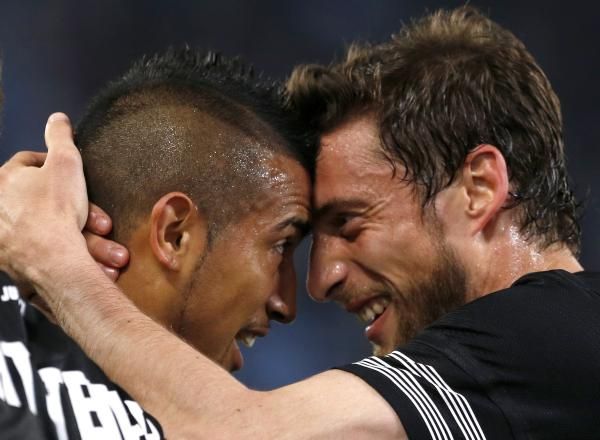 2013-04-15t193518z_1629608377_gm1e94g09w501_rtrmadp_3_soccer-italy_reuters