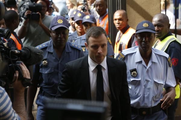 2014-10-16t074354z_1454246502_gm1eaag17hw01_rtrmadp_3_safrica-pistorius_reuters