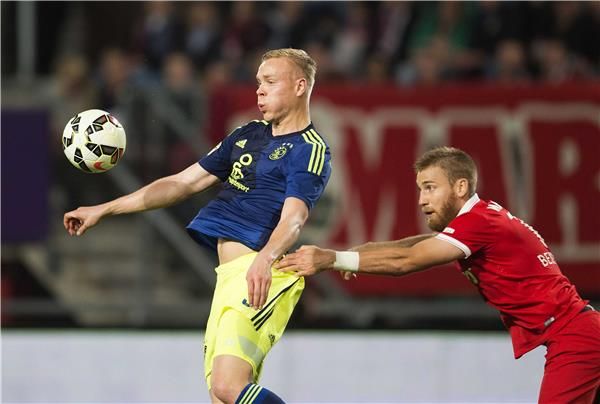 من مباراة أياكس وتفينتي