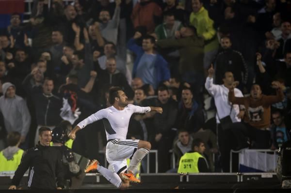 2014-10-18t211614z_1141661317_gm1eaaj0ekc01_rtrmadp_3_soccer-serbia_reuters