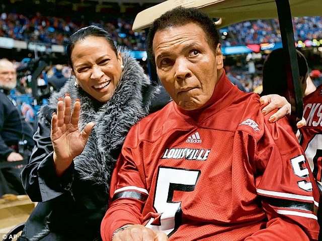 ماي ماي مع والدها الملاكم الأسطوري محمد علي كلاي