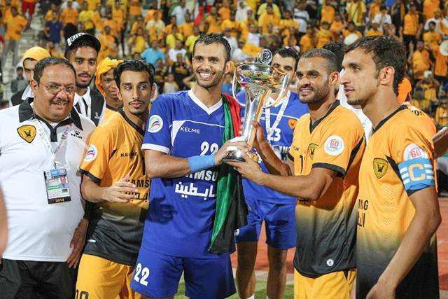 الخالدي مع المطوع يحتفلان بالكاس الأسيوية