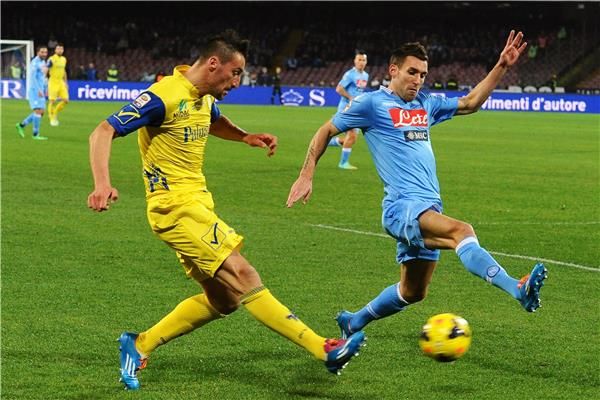 ريفيلير (يمين)