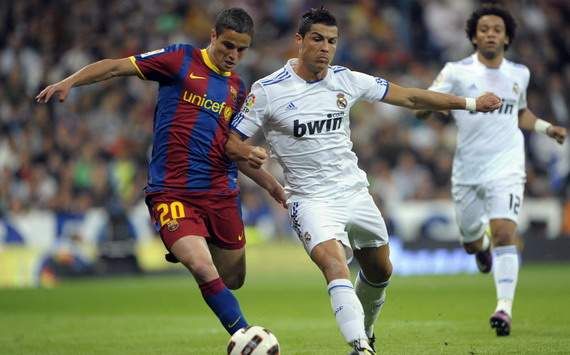 ابراهيم افيلاي (يسار)