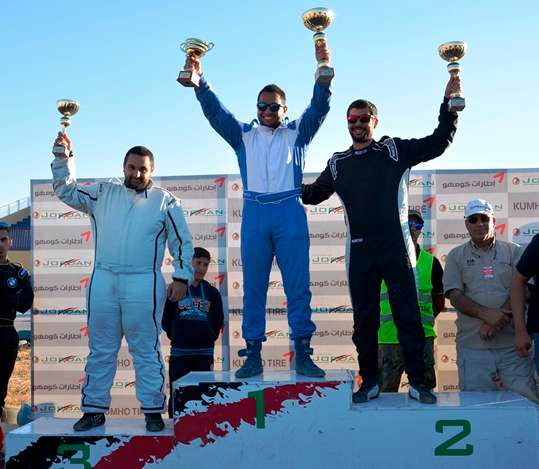 جانب من التتويج 