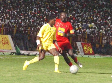 العجب تألق وسجل مرتين