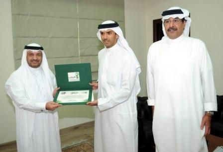 سعادة رئيس الاتحاد البحريني لدى استقباله الخميس