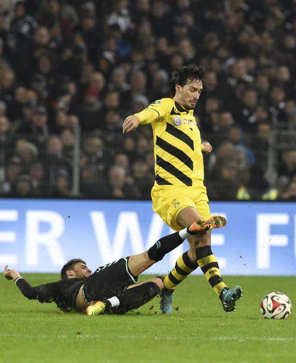 2014-10-28t211826z_910036595_lr1eaas1n6gz8_rtrmadp_3_-soccer-germany_reuters