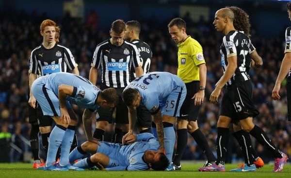 2014-10-29t202636z_1453055820_gm1eaau0c7h01_rtrmadp_3_soccer-england-cup_reuters