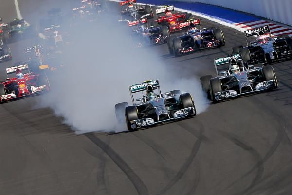 2014-10-12t134843z_1471083237_lr1eaac12cw2b_rtrmadp_3_motor-racing-prix_reuters