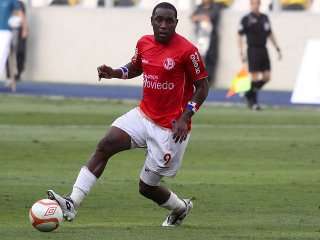 لويس تيخادا