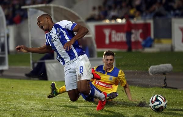 2014-10-25t214056z_667854366_gm1eaaq0fne01_rtrmadp_3_soccer-portugal_reuters