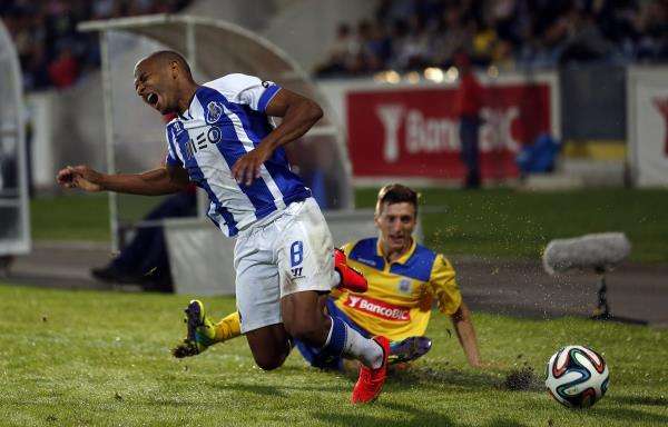 2014-10-25t214056z_667854366_gm1eaaq0fne01_rtrmadp_3_soccer-portugal_reuters