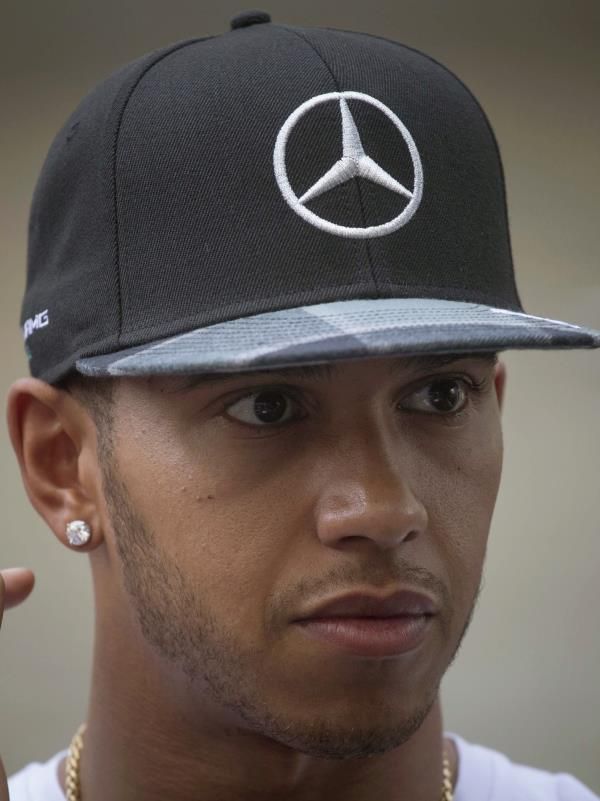2014-10-30t235511z_1328466582_gm1eaav0lus01_rtrmadp_3_motor-racing-prix-mercedes_reuters