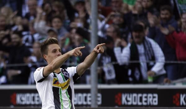 2014-11-02t151342z_36382593_gm1eab21shu01_rtrmadp_3_soccer-germany_reuters