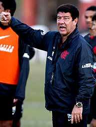 المدرب البرازيلي جويل سانتانا